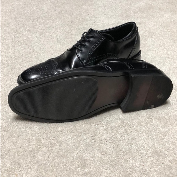 Joseph Abboud Black Wingtip - Picture 4 of 4